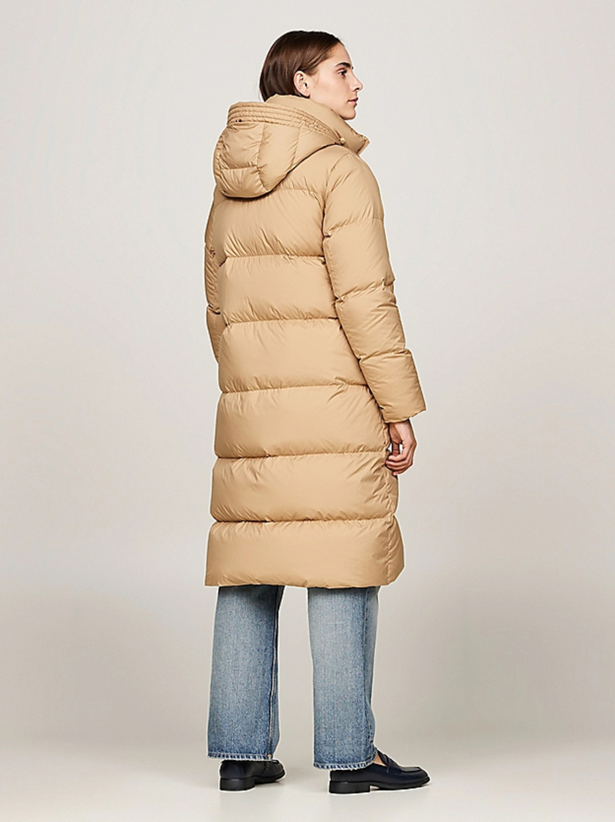detail Tommy Hilfiger dámska páperová bunda