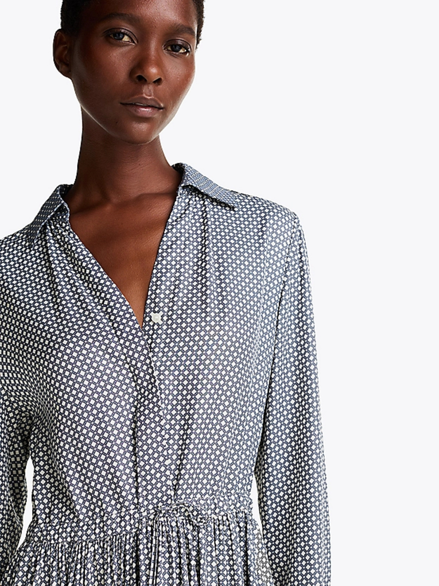 detail Tommy Hilfiger dámske vzorované šaty