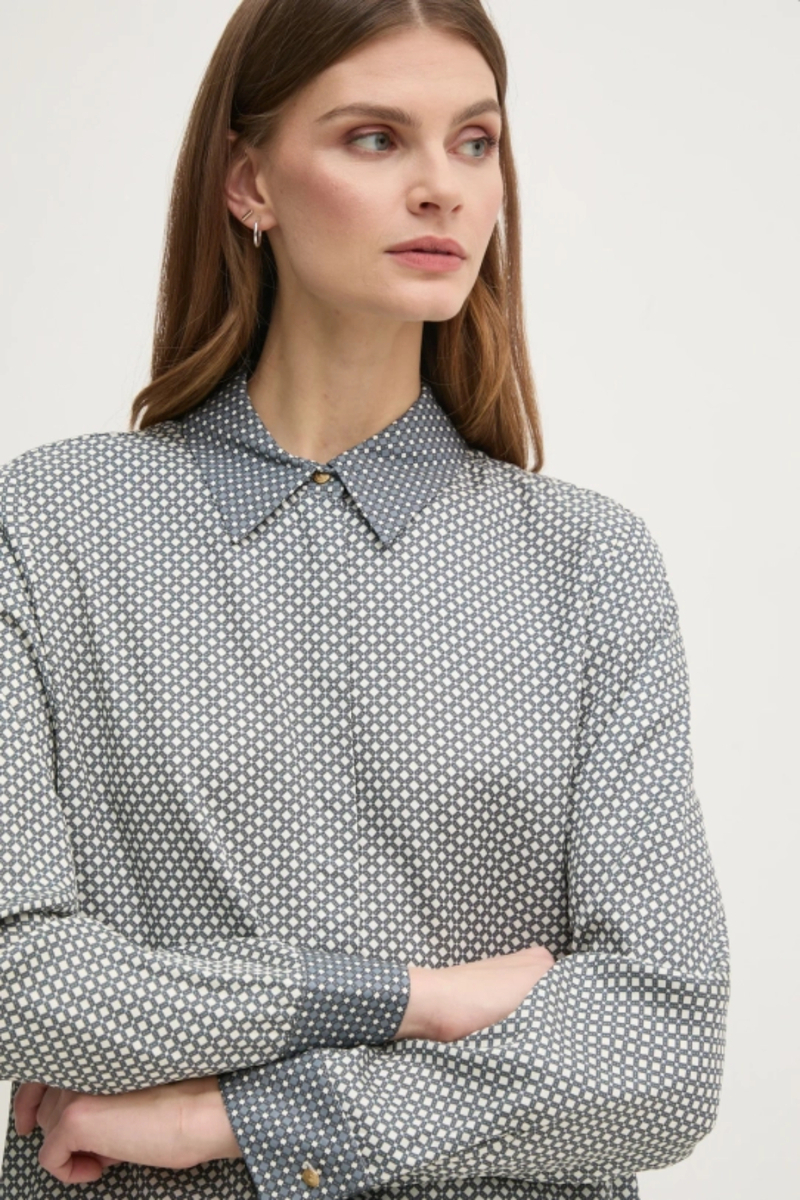 detail Tommy Hilfiger dámska blúzka