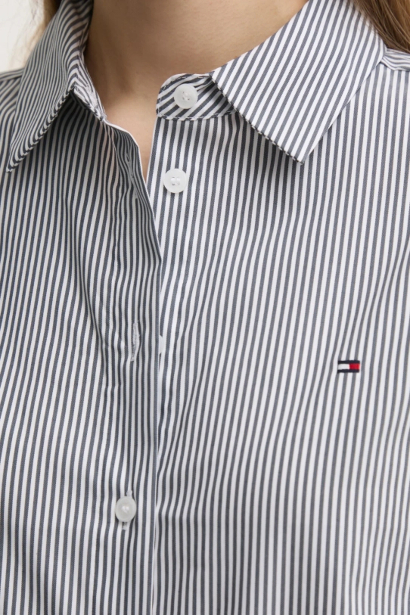 detail Tommy Hilfiger dámska pruhovaná košeľa