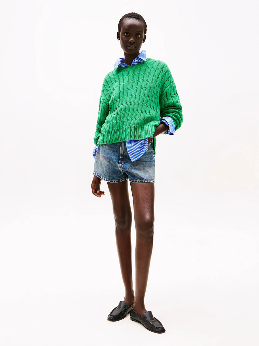 detail Tommy Hilfiger dámske modré šortky