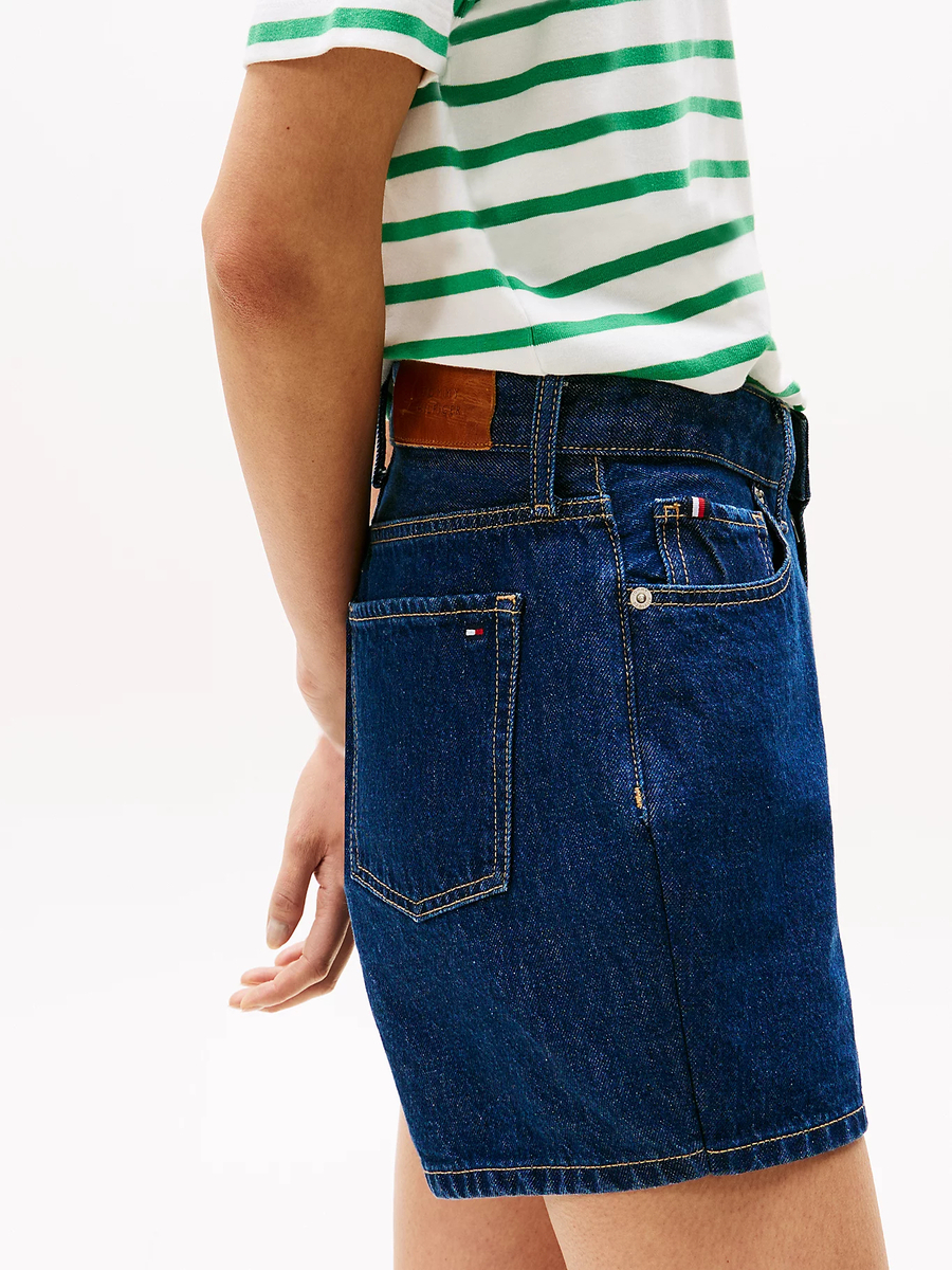 detail Tommy Hilfiger dámske modré šortky 