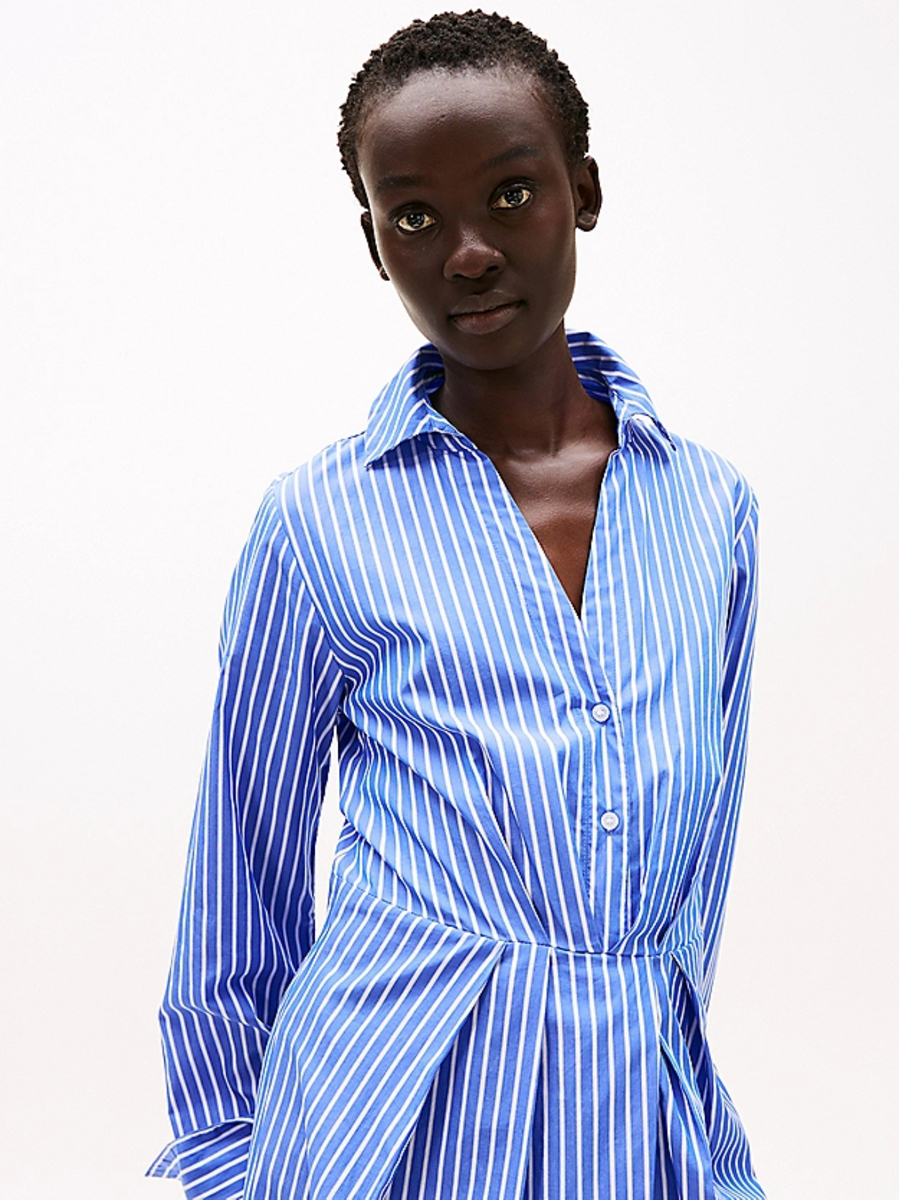 detail Tommy Hilfiger pruhované šaty
