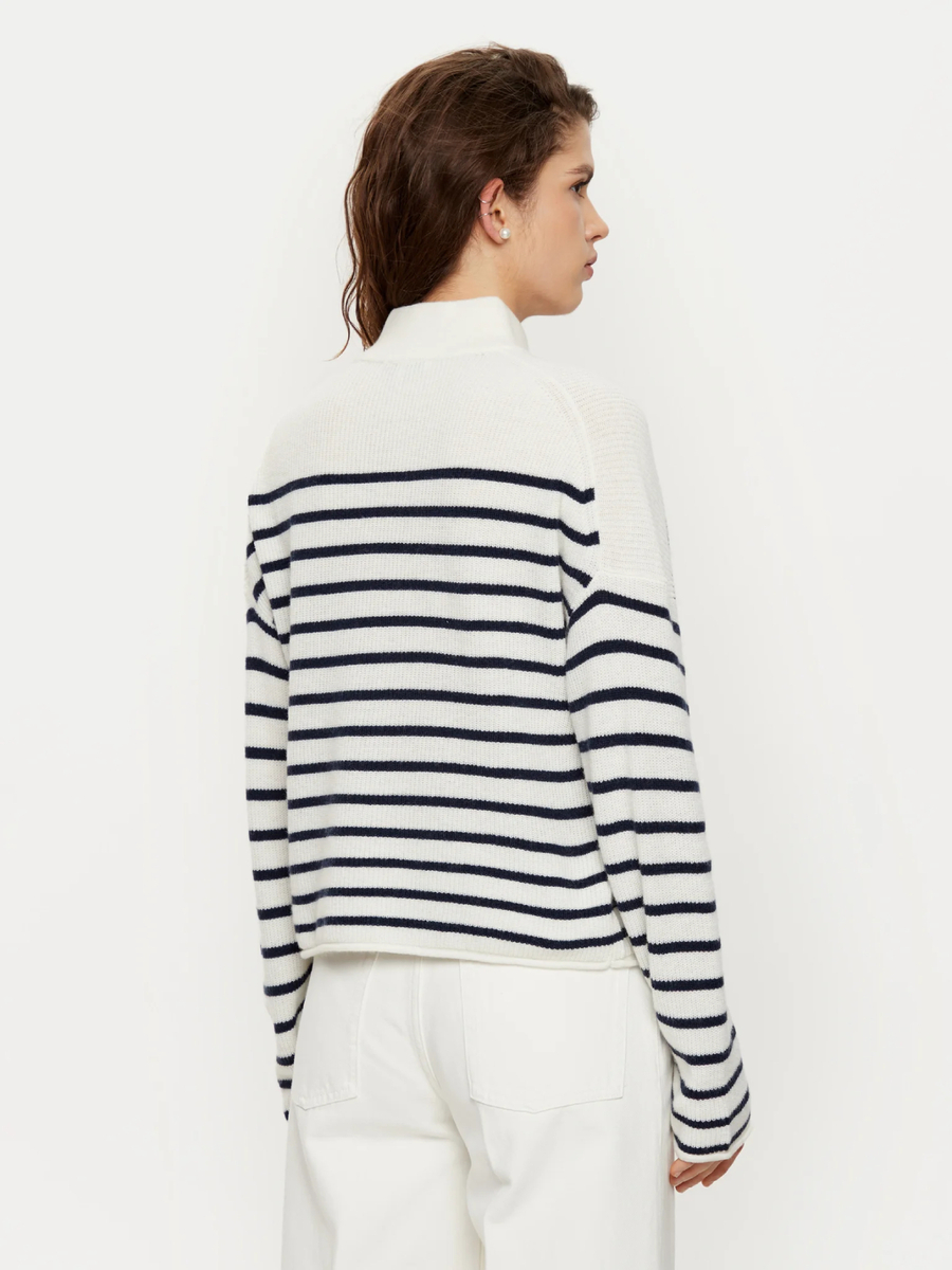 detail Tommy Hilfiger dámsky biely sveter