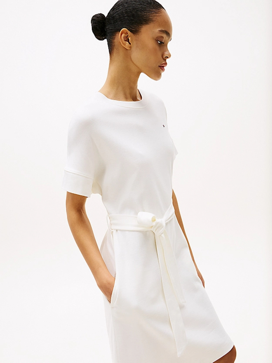 detail Tommy Hilfiger dámske biele šaty