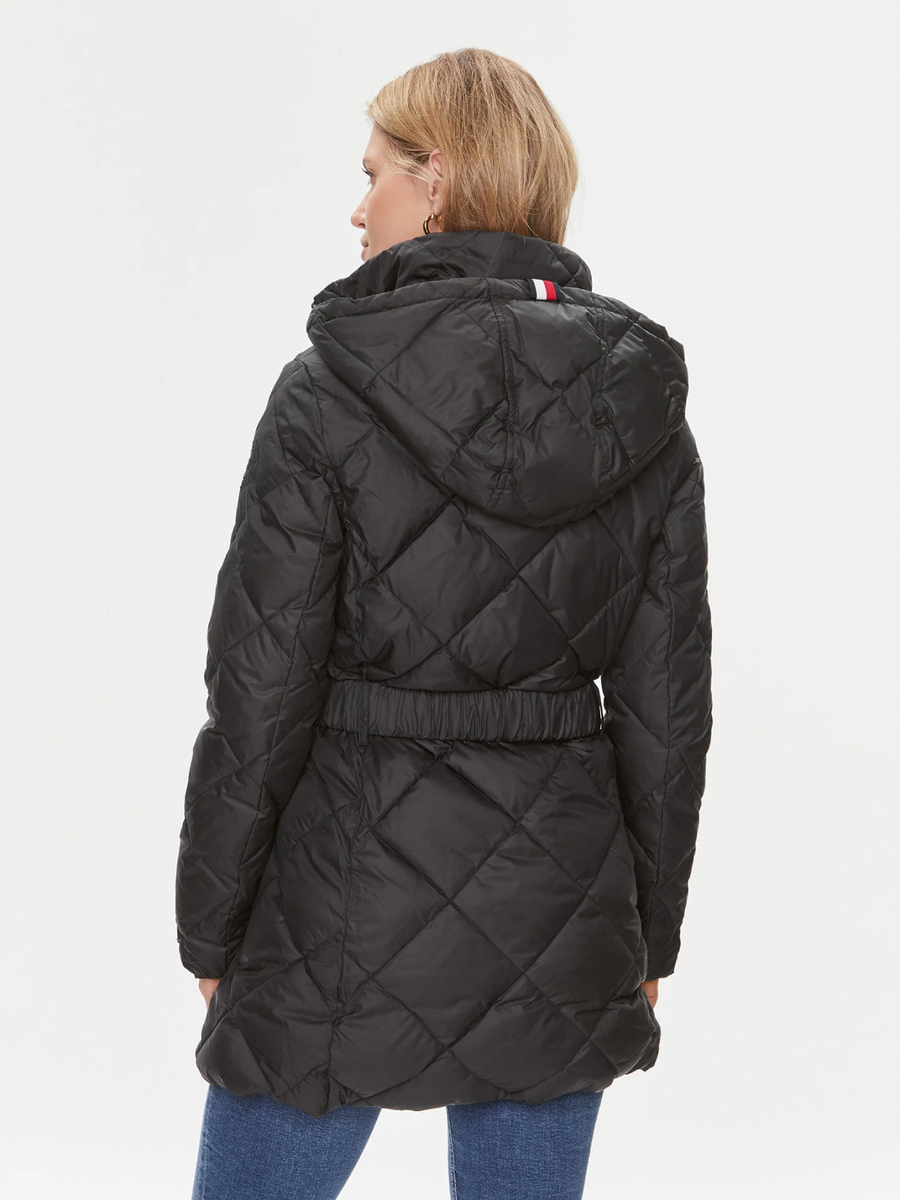 detail Tommy Hilfiger dámska čierna bunda