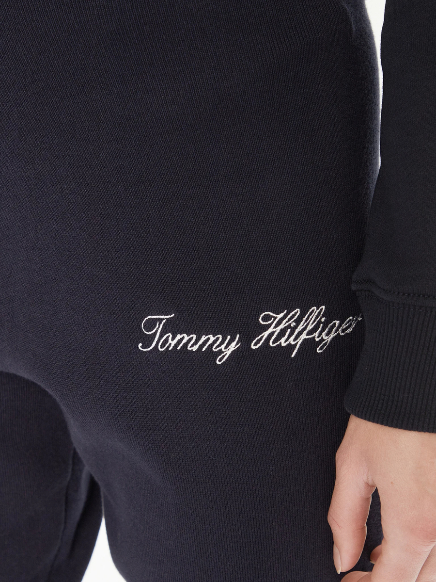 detail Tommy Hilfiger dámske tmavo modré tepláky
