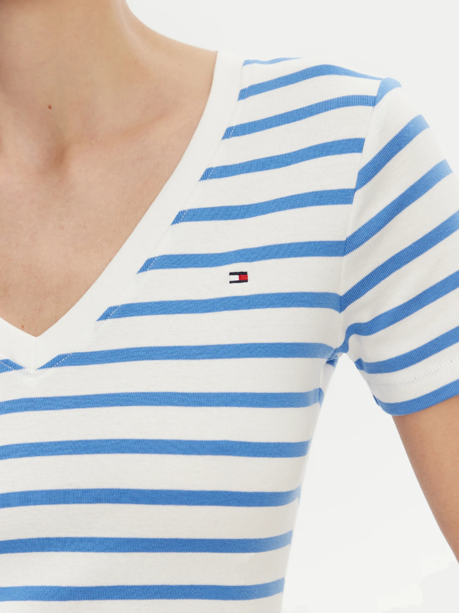 detail Tommy Hilfiger dámske pruhované tričko