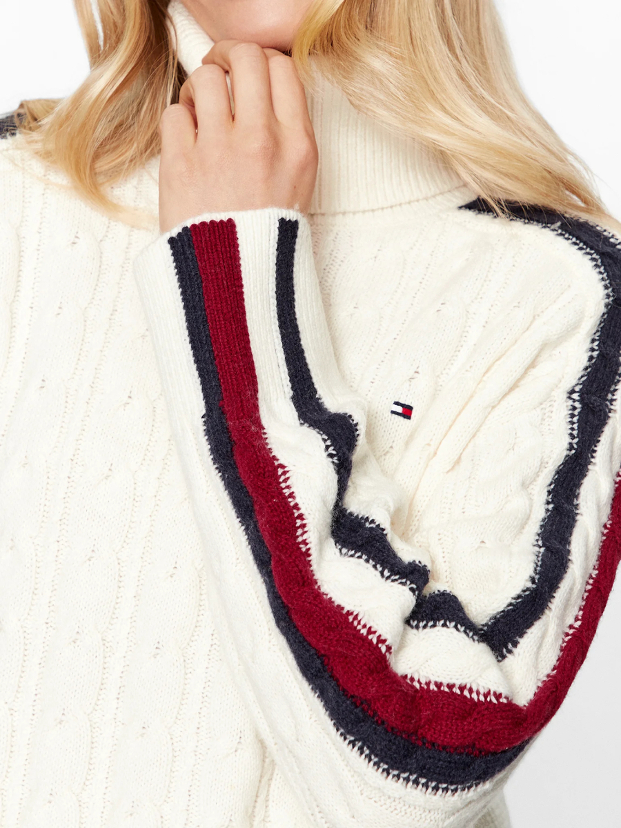 detail Tommy Hilfiger dámský krémový svetr