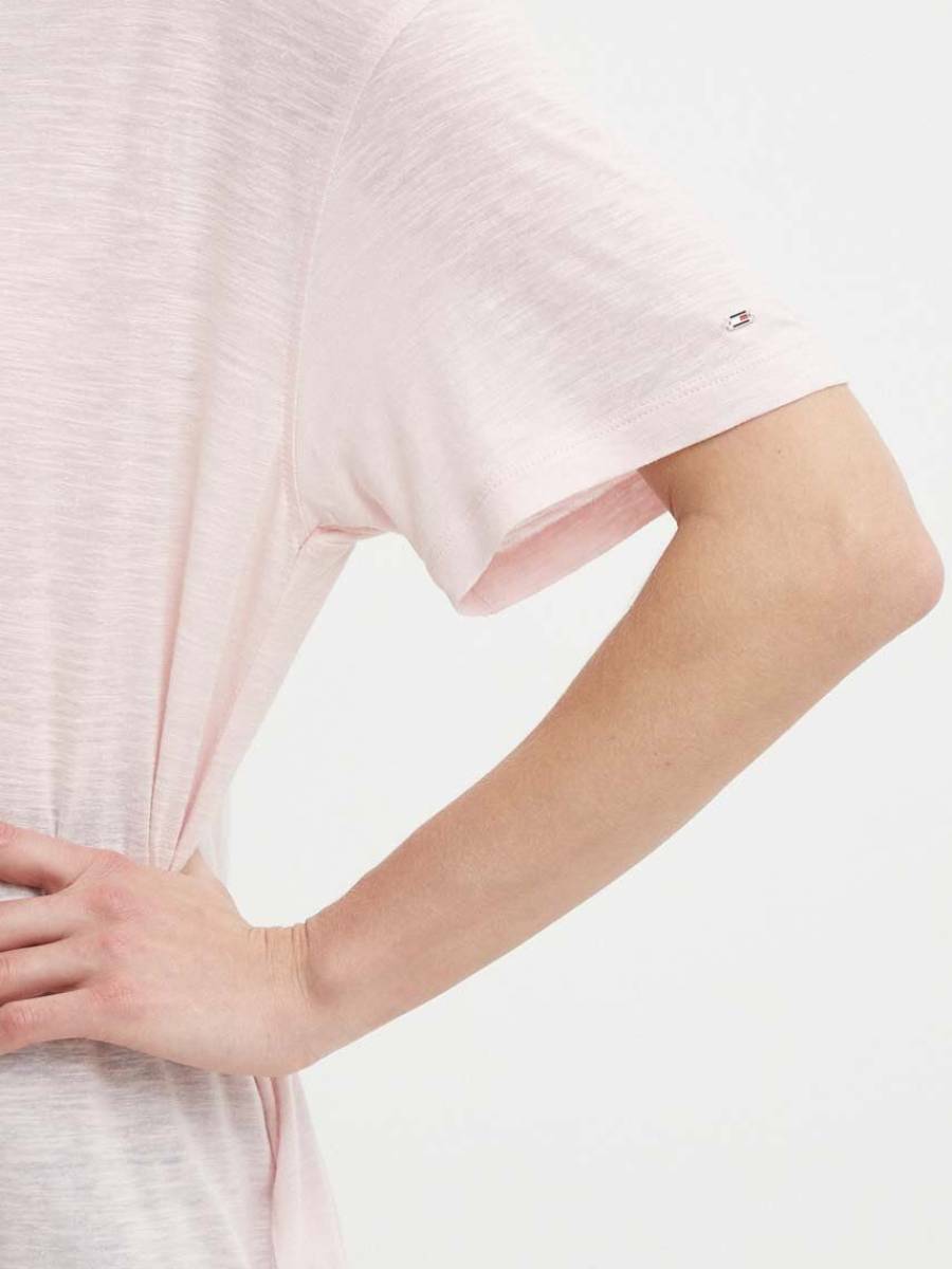 detail Tommy Hilfiger dámske ružové tričko 