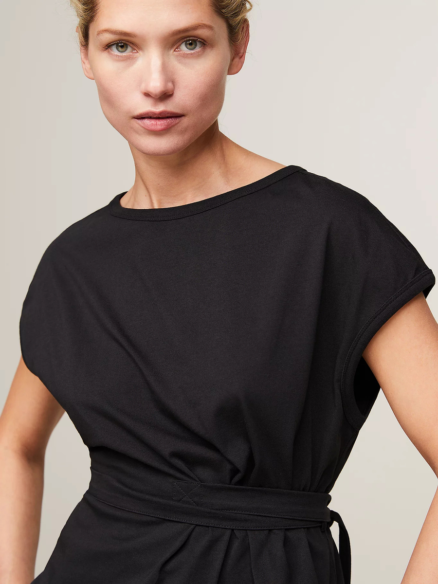 detail Tommy Hilfiger dámske čierne tričko