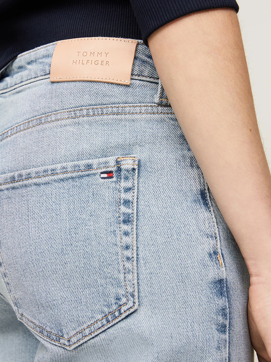 detail Tommy Hilfiger dámske modré džínsy