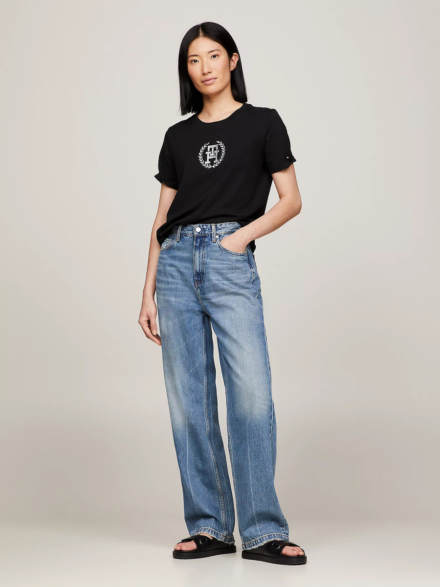 detail Tommy Hilfiger dámske čierne tričko