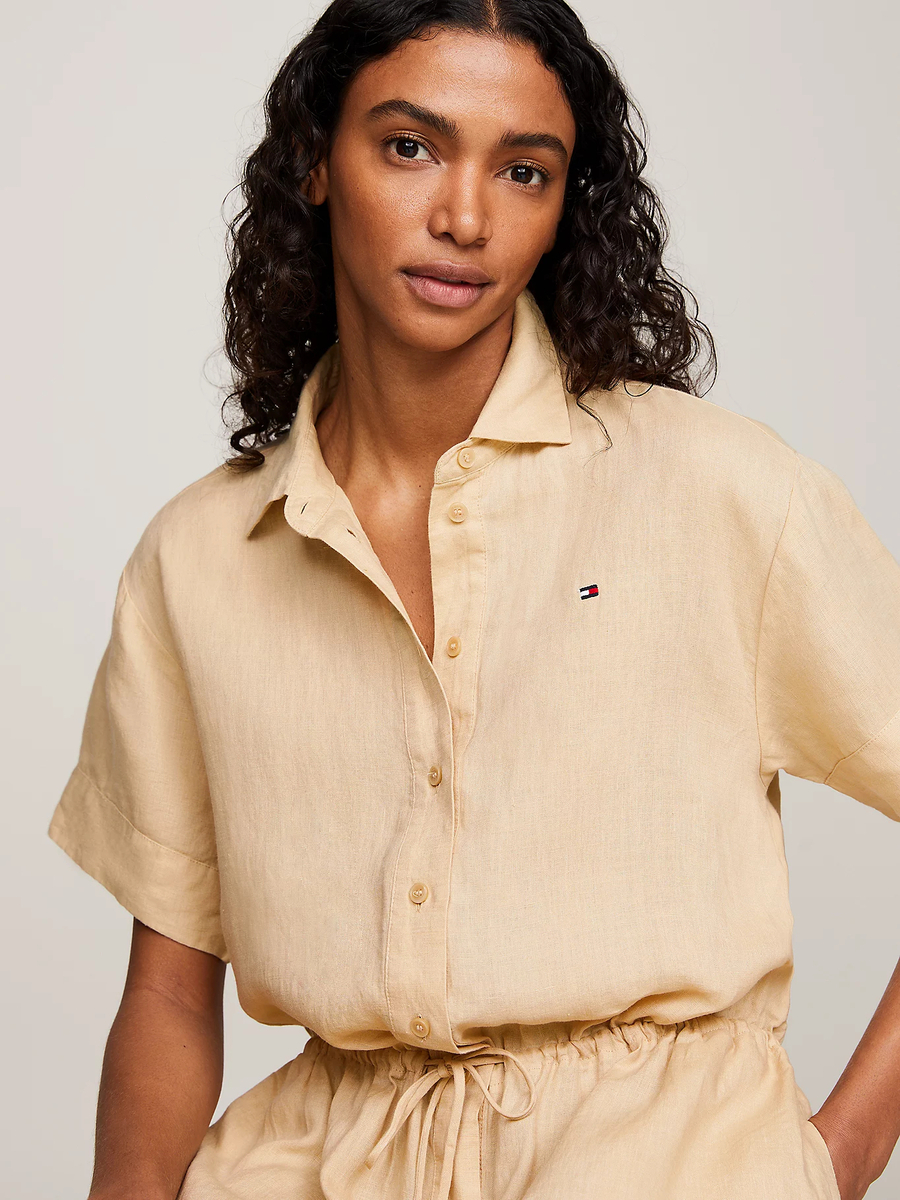 detail Tommy Hilfiger dámske béžové šaty