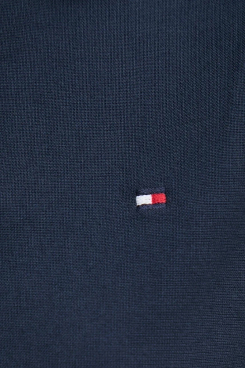 detail Tommy Hilfiger dámska tmavo modrá košeľa