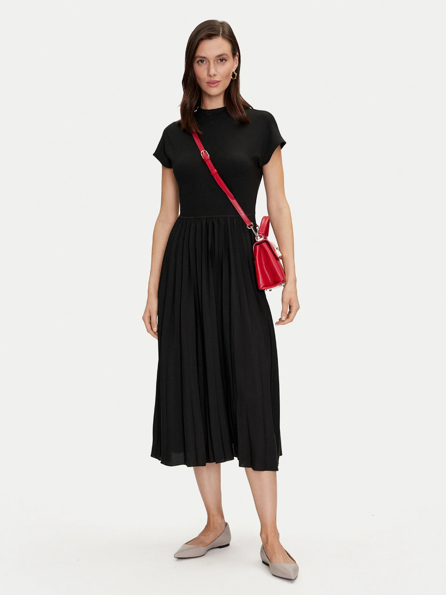detail Tommy Hilfiger dámske čierne šaty