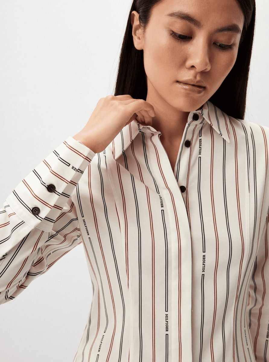 detail Tommy Hilfiger dámska pruhovaná košeľa