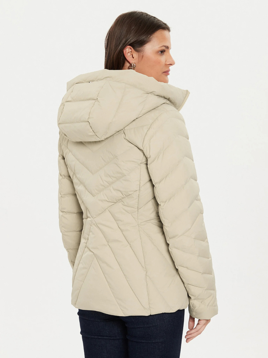 detail Tommy Hilfiger dámska béžová bunda