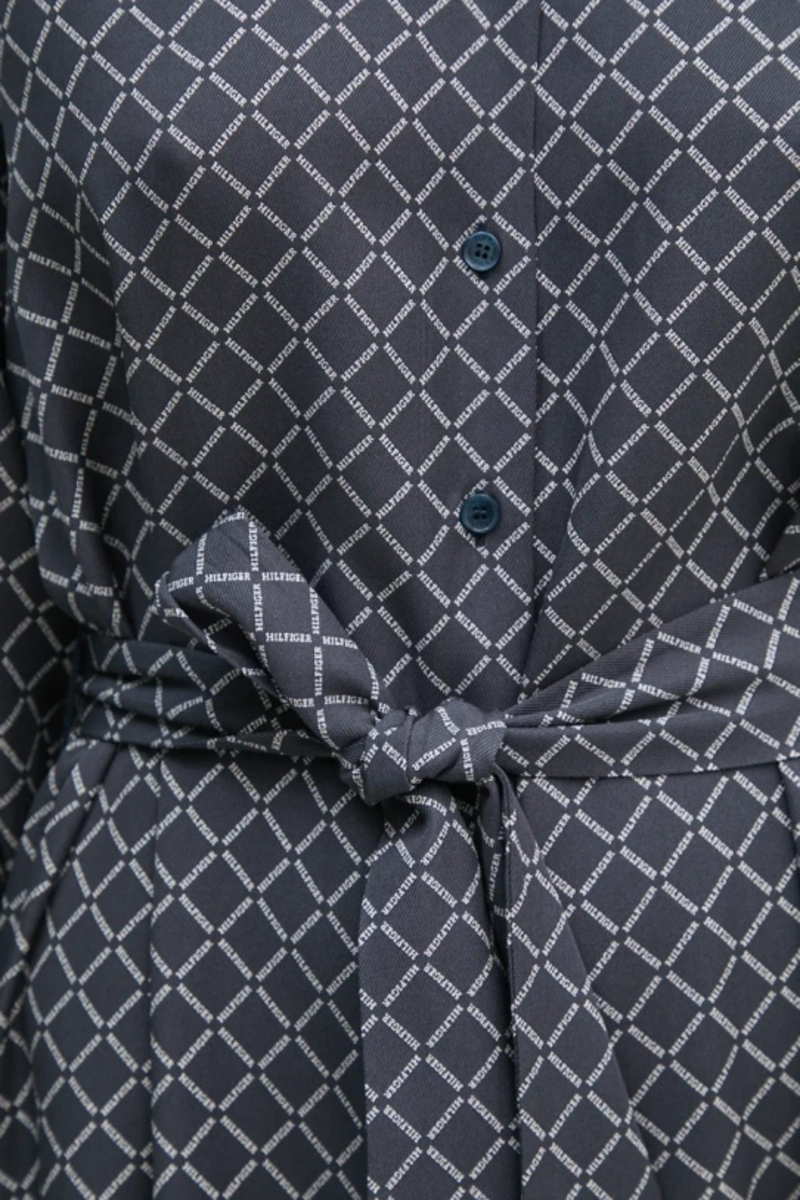 detail Dámske vzorované šaty