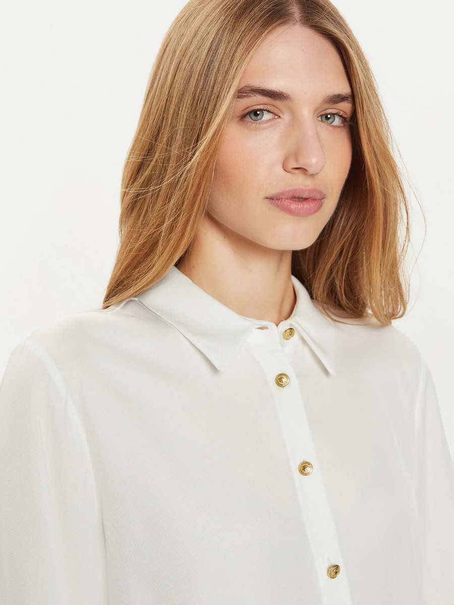 detail Tommy Hilfiger dámska biela košeľa