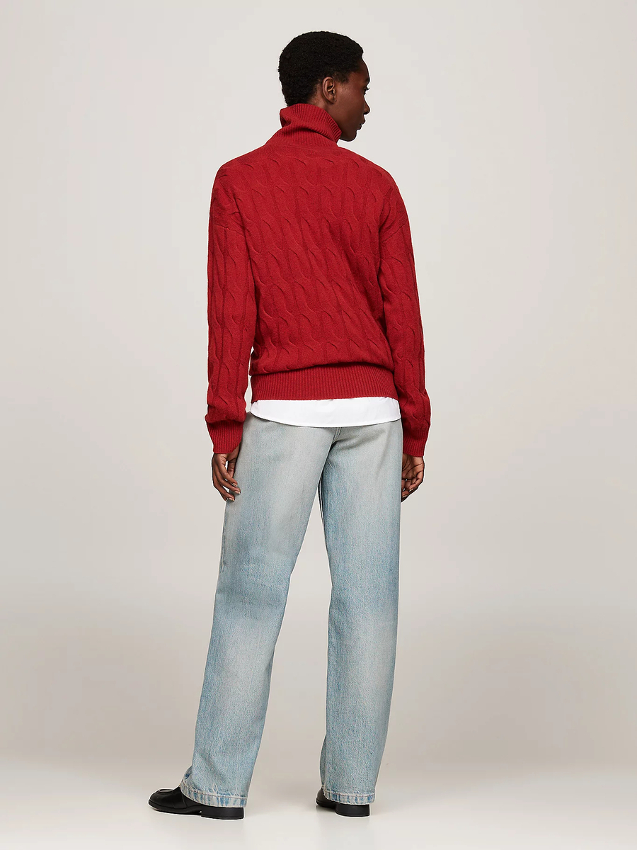 detail Tommy Hilfiger dámsky vínový sveter