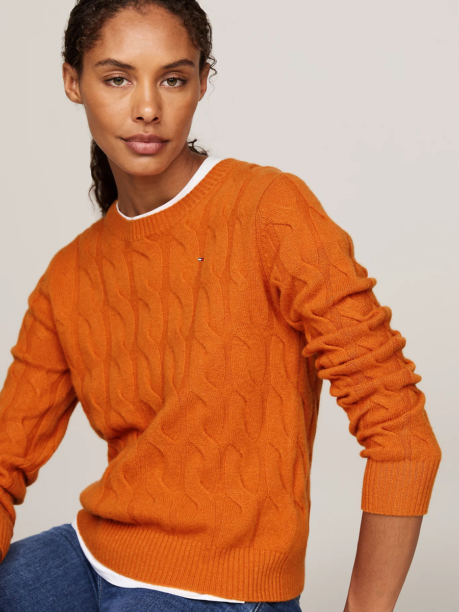 detail Tommy Hilfiger dámsky oranžový sveter