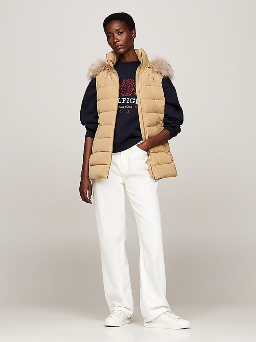 detail Tommy Hilfiger dámska hnedá páperová vesta