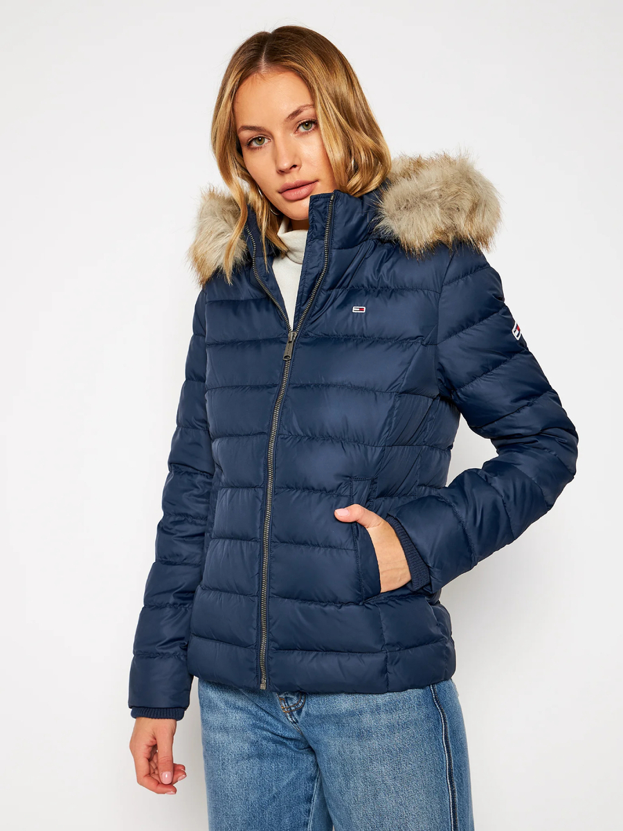 detail Tommy Jeans dámska tmavo modrá zimná bunda