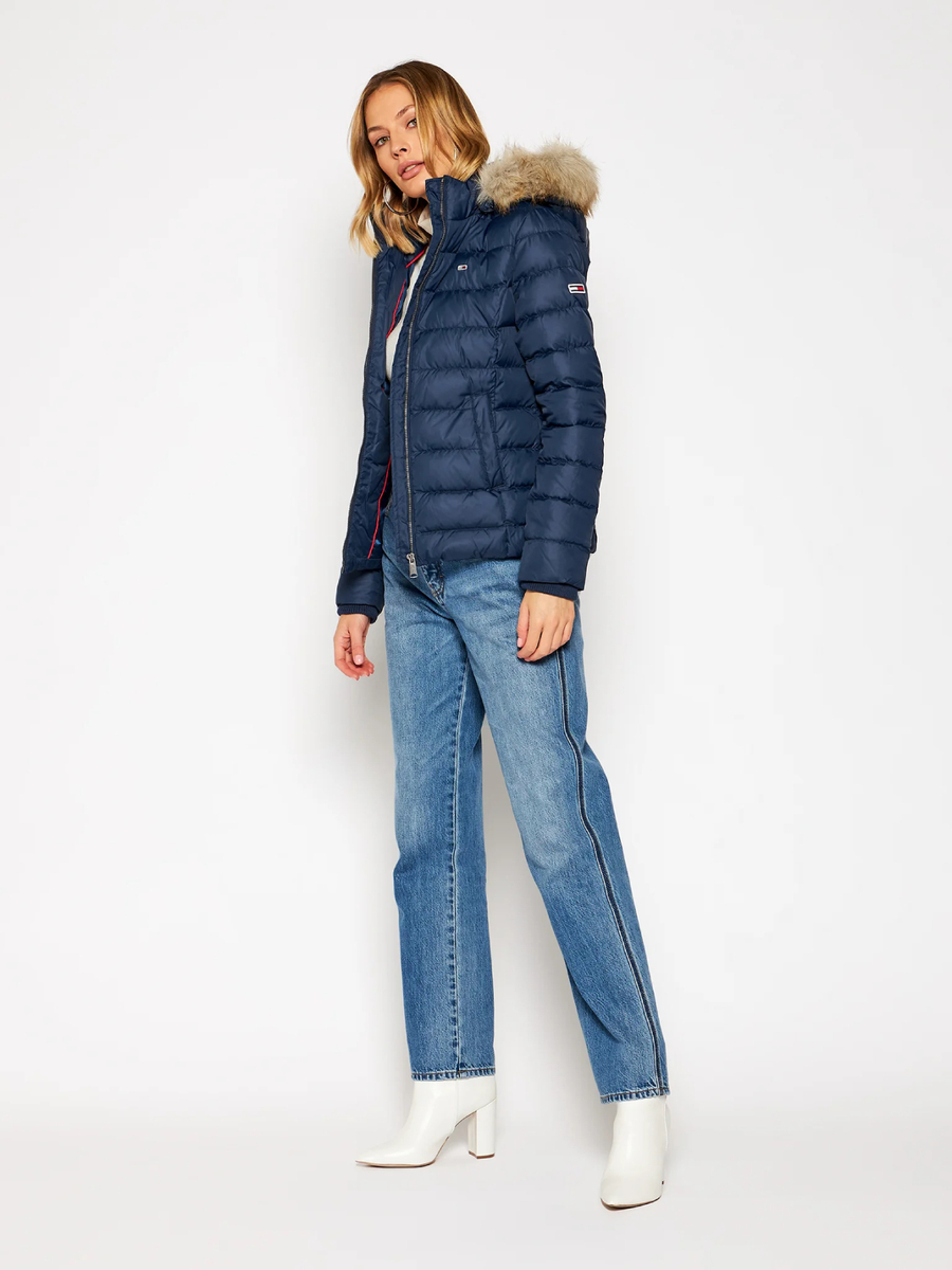 detail Tommy Jeans dámska tmavo modrá zimná bunda
