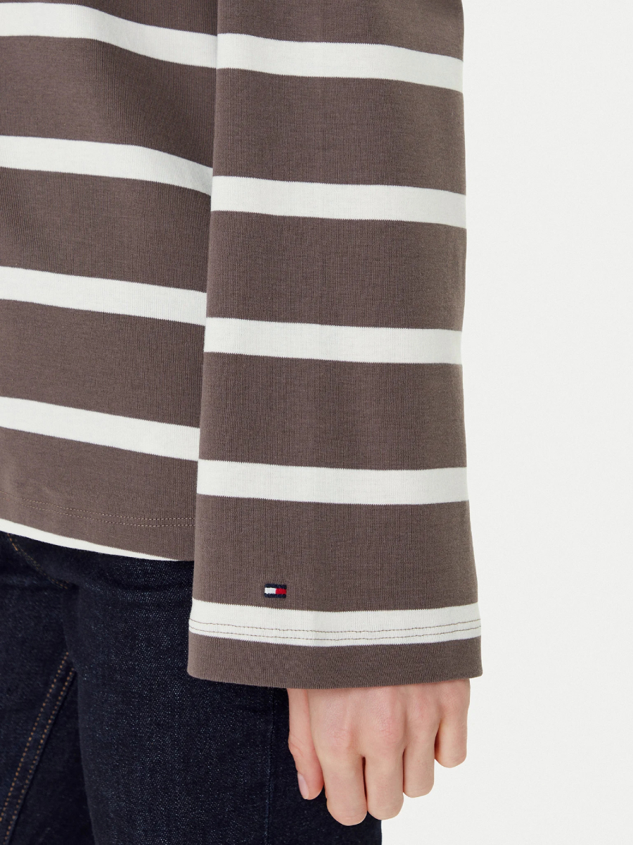 detail Tommy Hilfiger dámske pruhované tričko