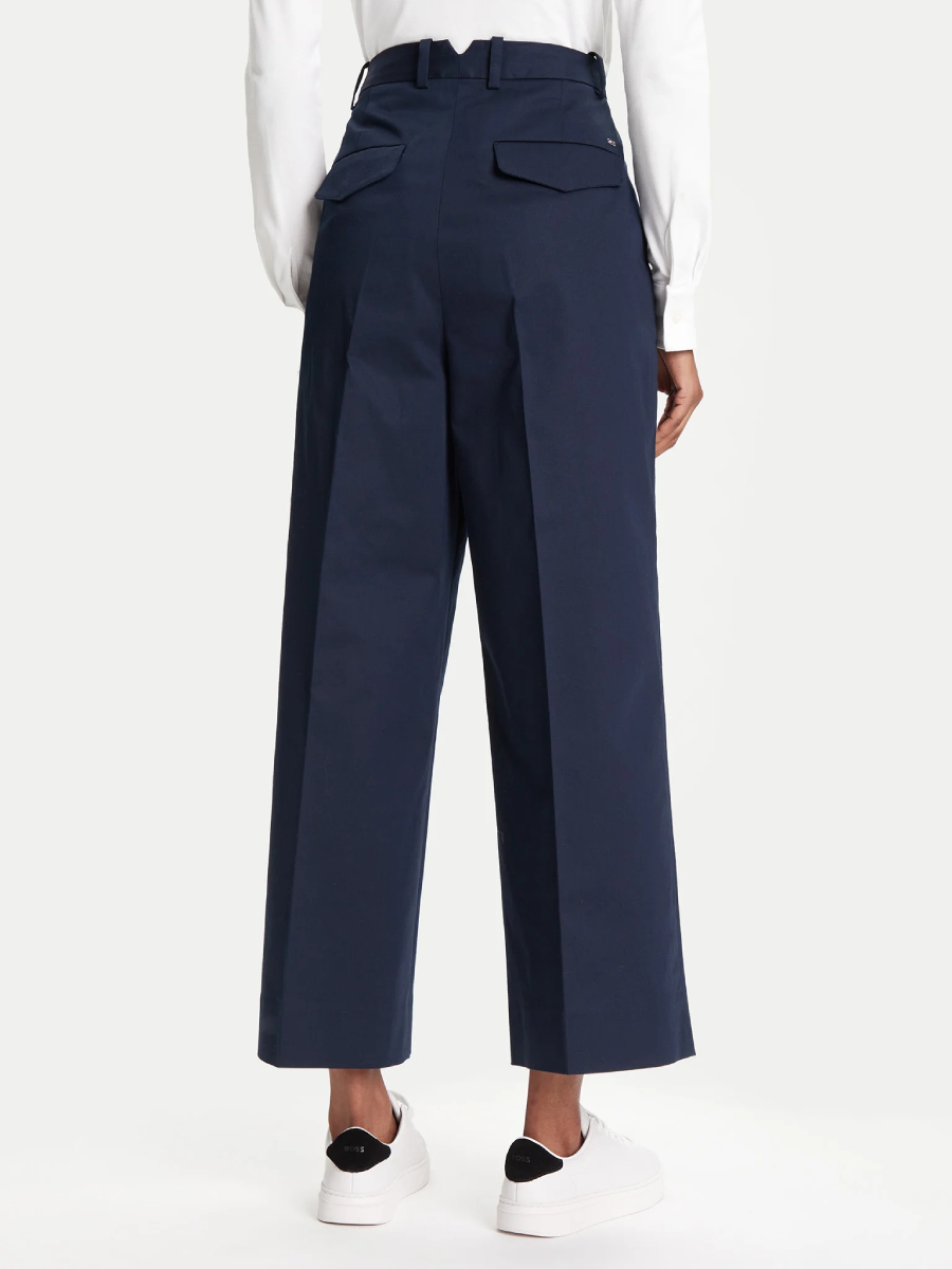 detail Tommy Hilfiger dámske modré nohavice