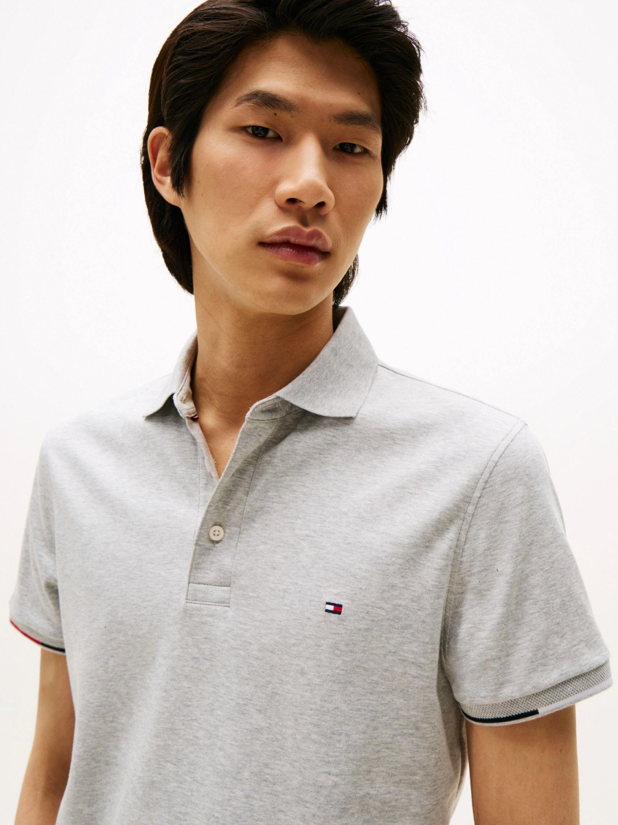 detail Tommy Hilfiger pánske šedé polo tričko