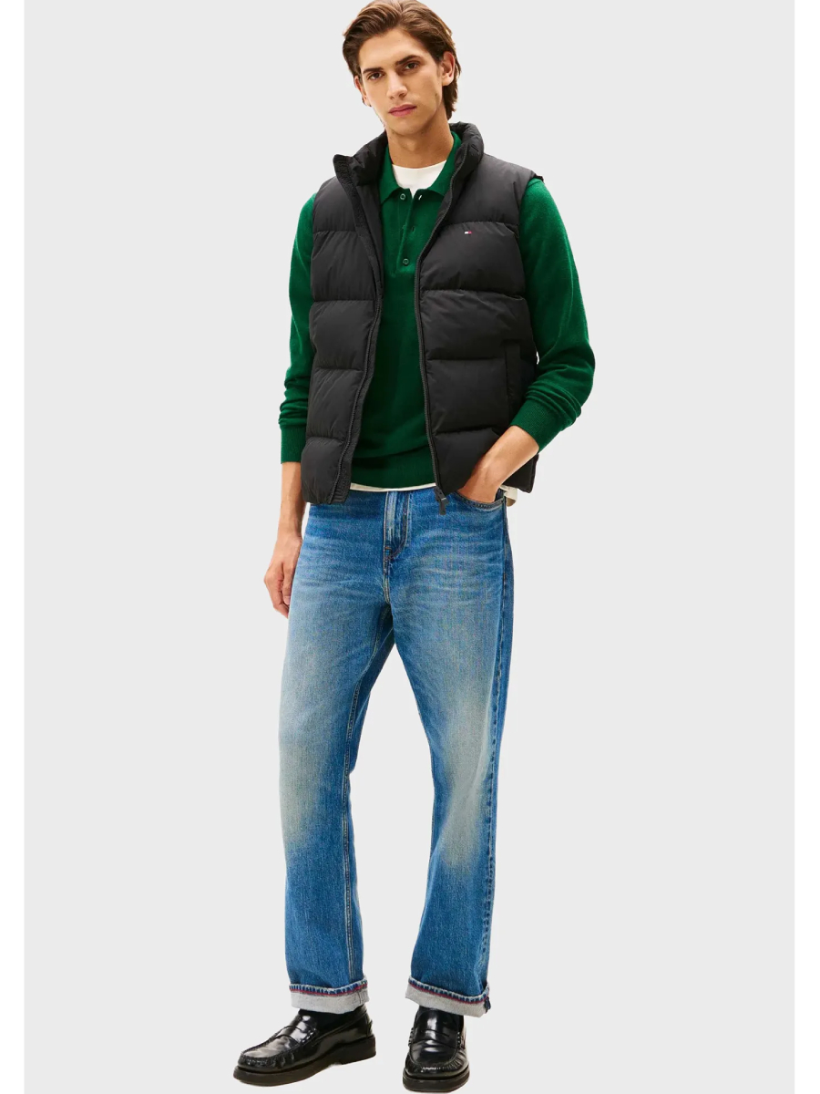 detail Tommy Hilfiger pánska čierna vesta