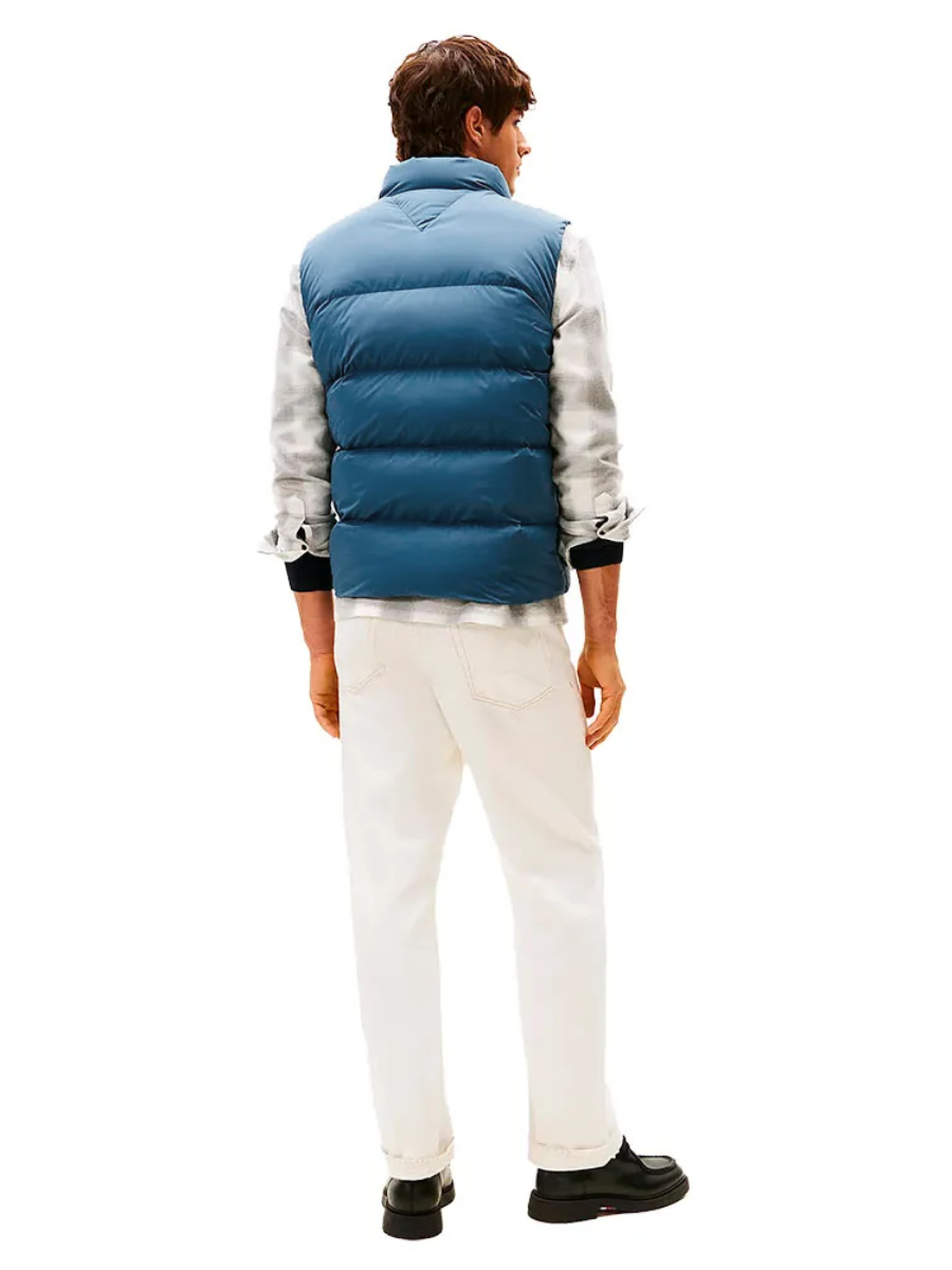 detail Tommy Hilfiger pánska modrá vesta