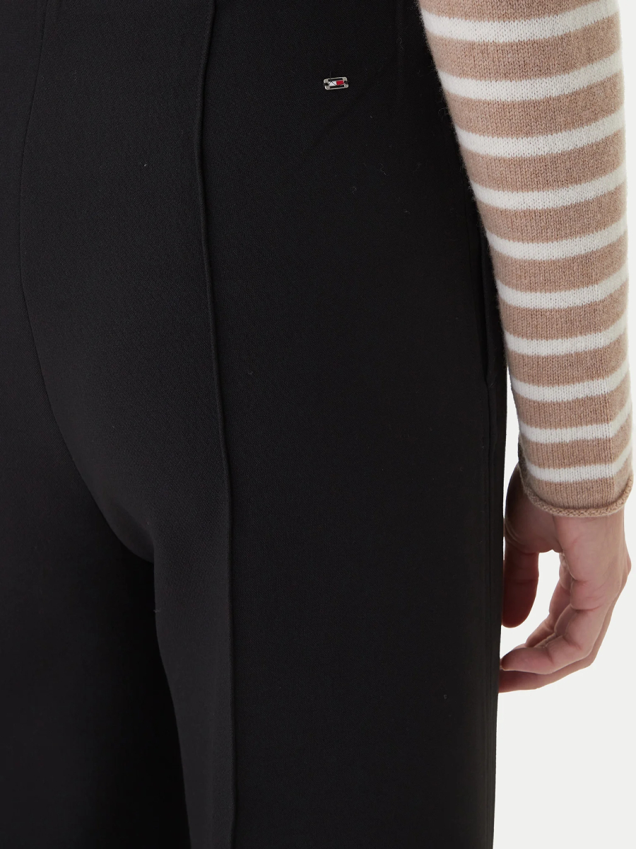 detail Tommy Hilfiger dámske čierne nohavice