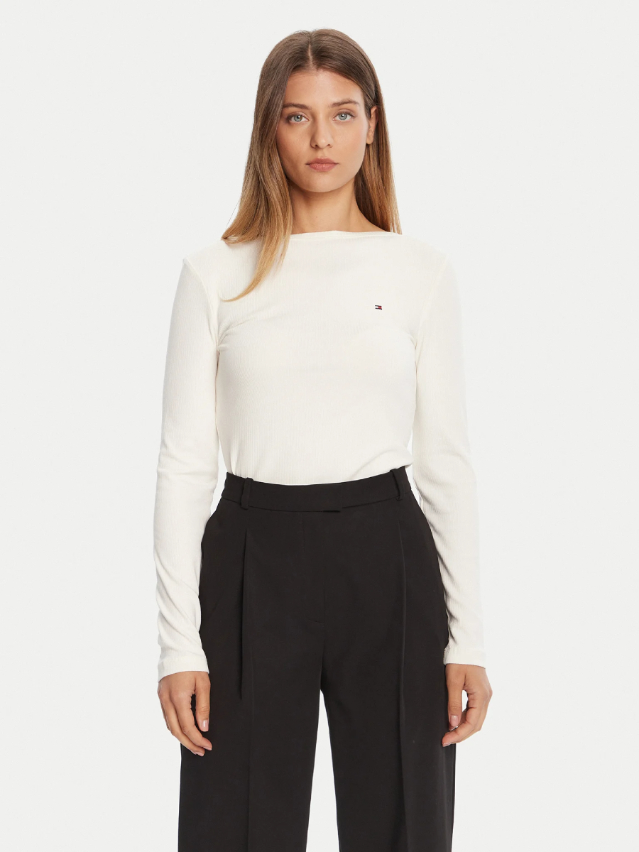 detail Tommy Hilfiger dámske krémové tričko