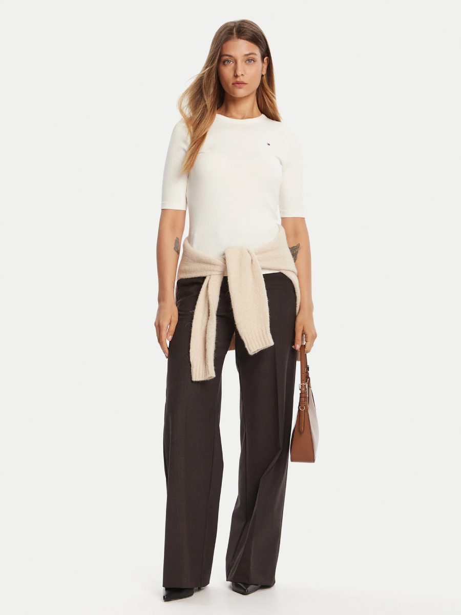 detail Tommy Hilfiger dámske biele tričko