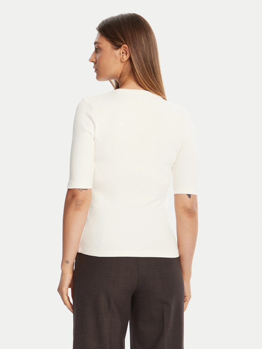 detail Tommy Hilfiger dámske biele tričko