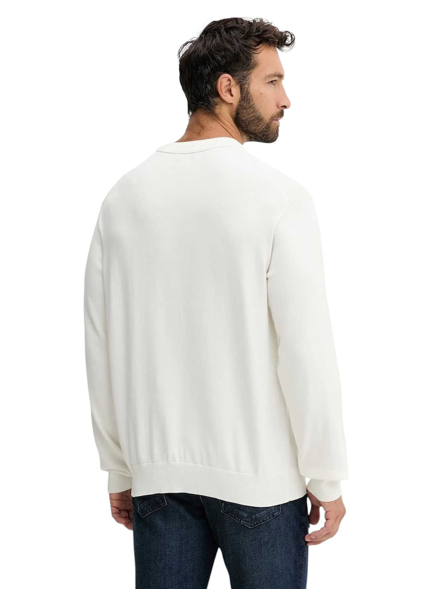 detail Calvin Klein pánsky krémový sveter