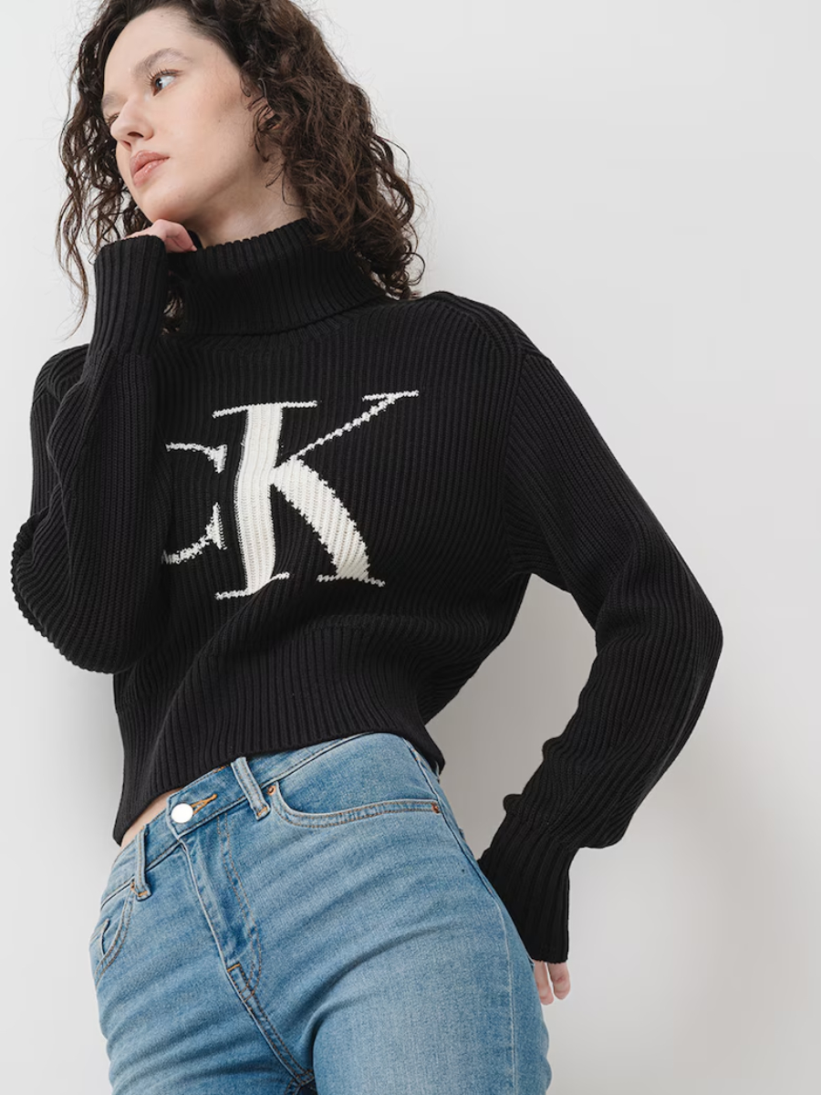 detail Calvin Klein dámsky čierny rolák