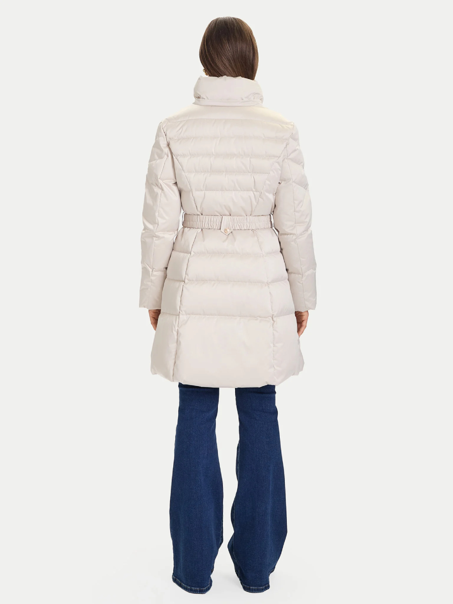 detail Guess dámska krémová bunda