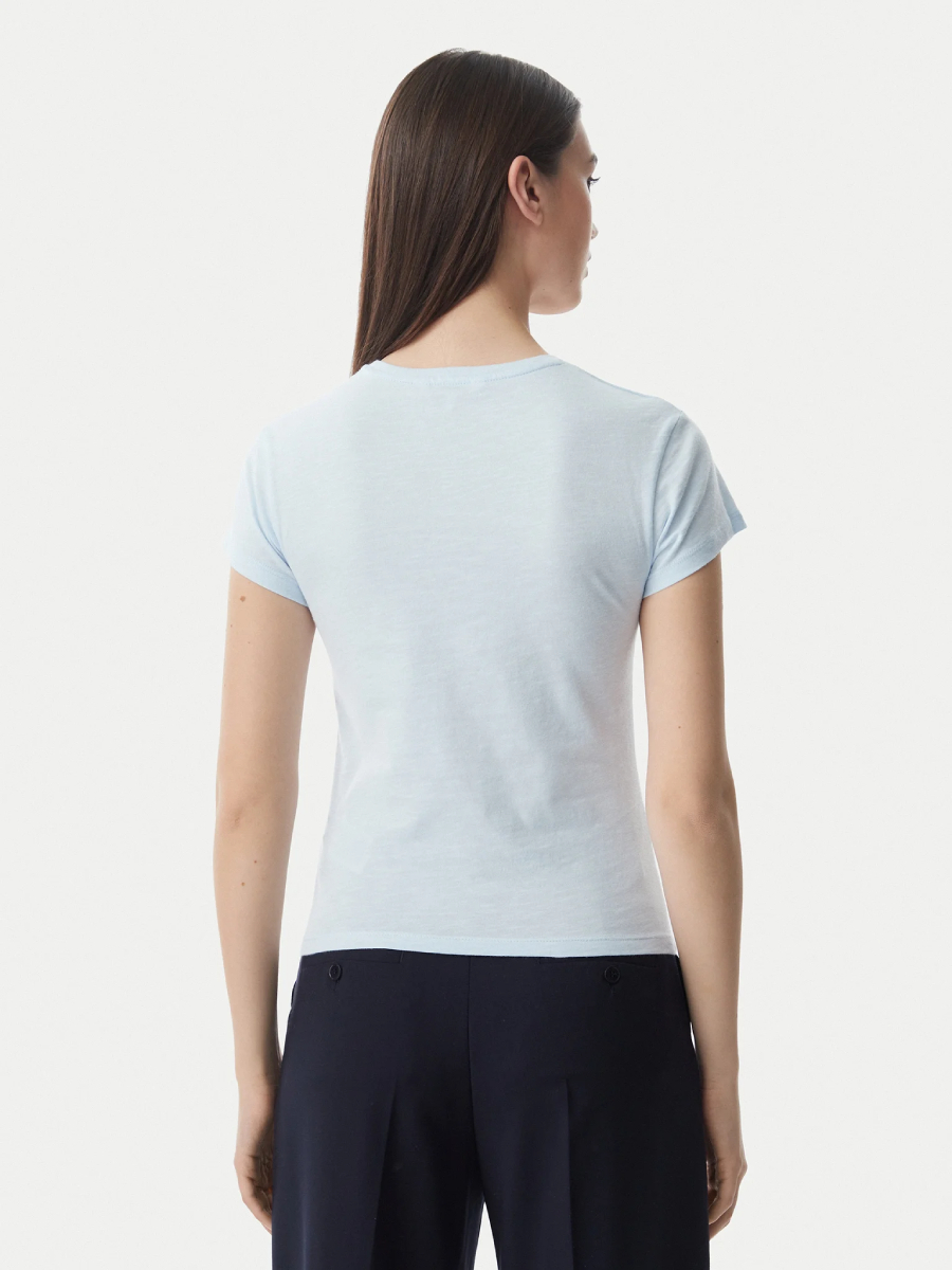 detail   Tommy Hilfiger dámske modré tričko