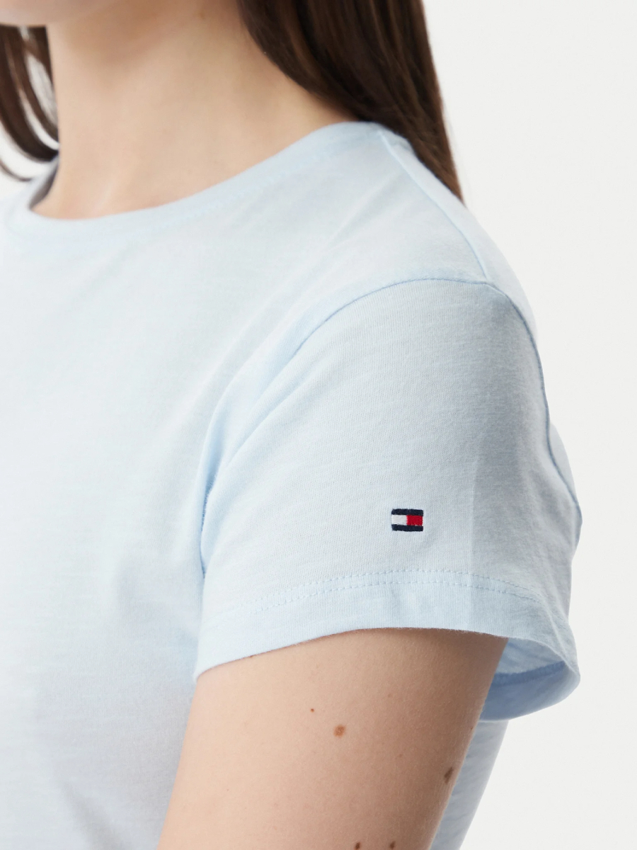 detail   Tommy Hilfiger dámske modré tričko