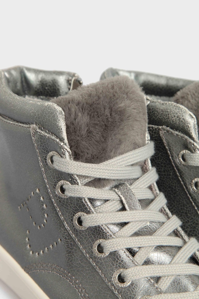 detail Pepe Jeans dámske strieborné členkové tenisky