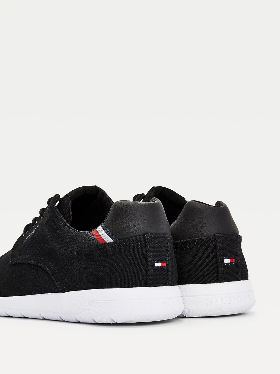 detail Tommy Hilfiger pánske čierne tenisky