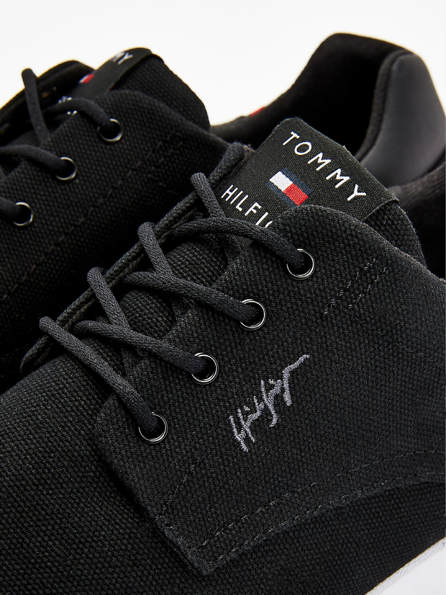 detail Tommy Hilfiger pánske čierne tenisky