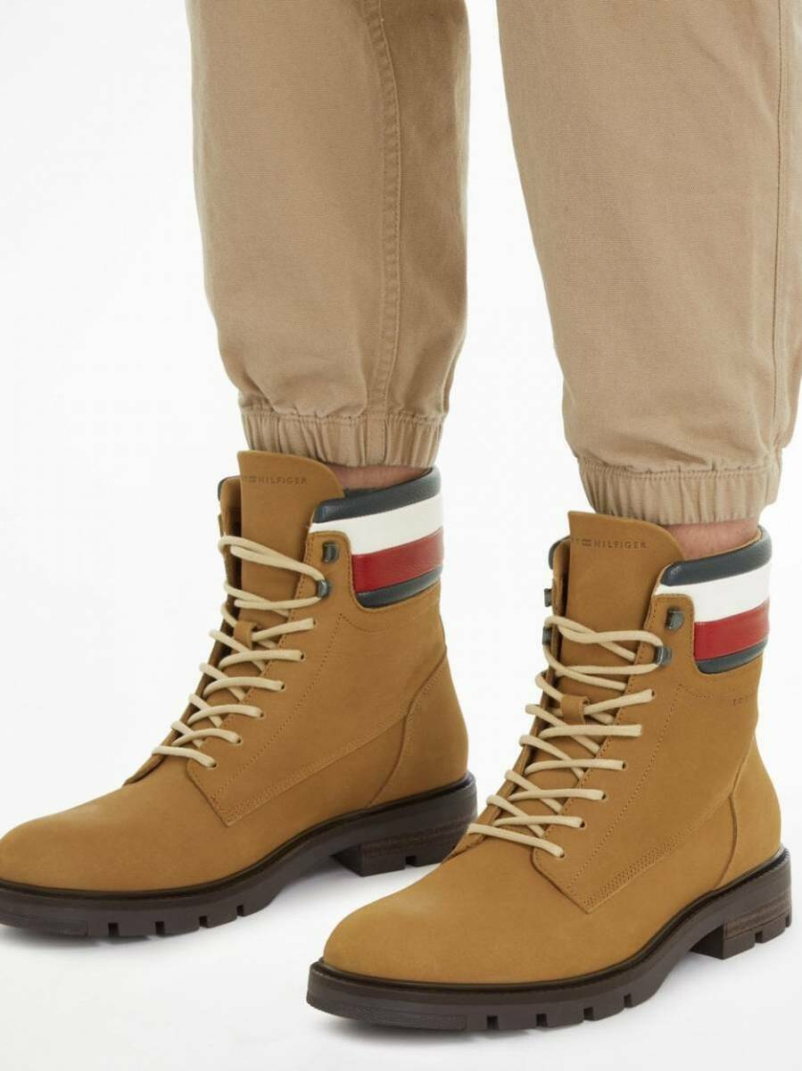 detail Tommy Hilfiger pánska béžová členková obuv