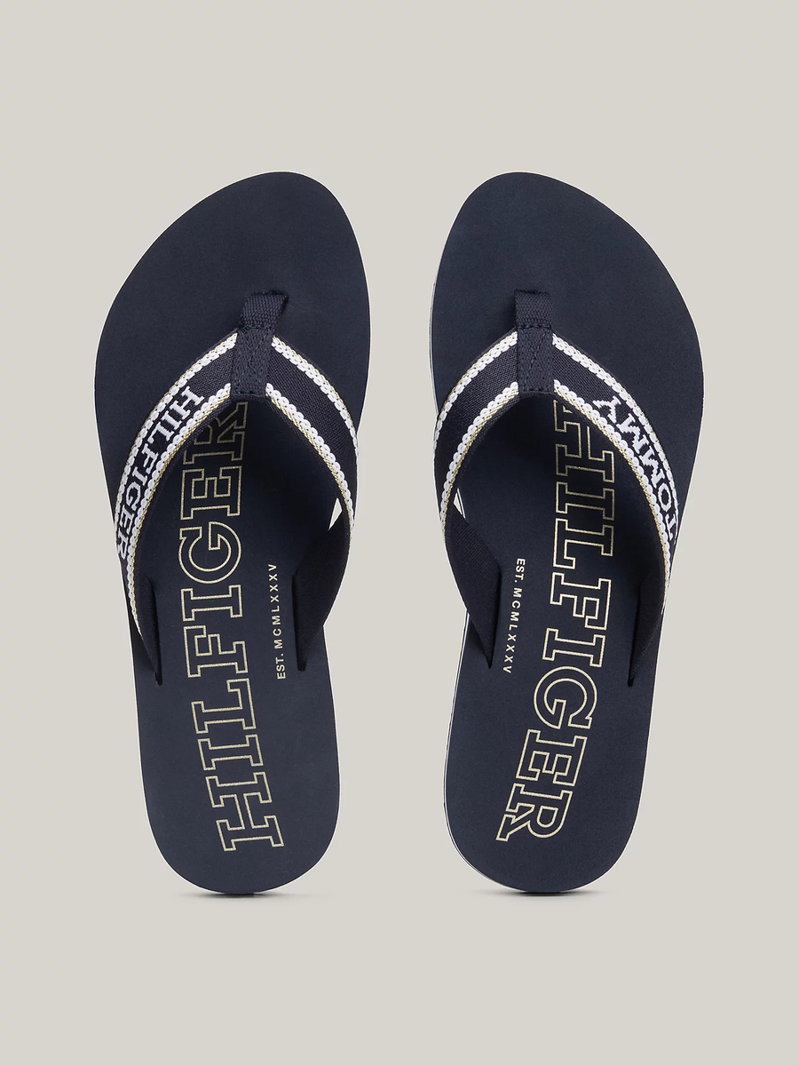 detail Tommy Hilfiger dámske tmavo modré žabky