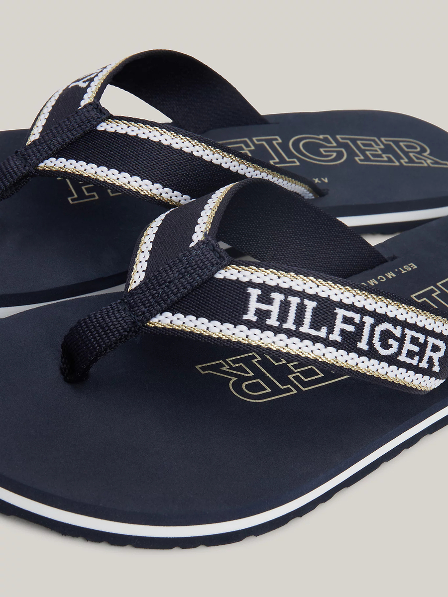 detail Tommy Hilfiger dámske tmavo modré žabky