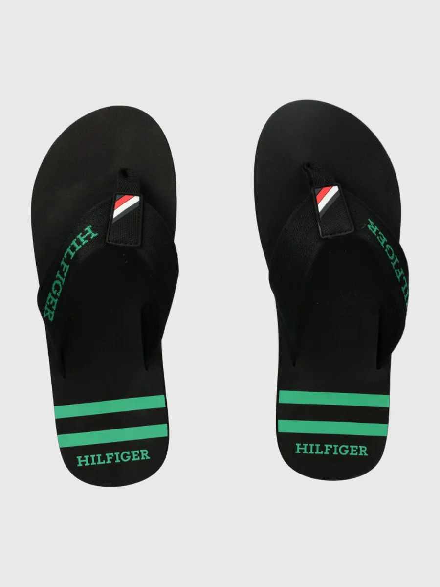 detail Tommy Hilfiger pánske čierne žabky